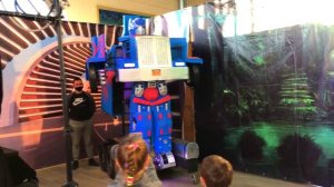 ТРАНСФОРМЕРЫ и роботы в РЕАЛЬНОЙ ЖИЗНИ / Тими Тим Бамбалби и Оптимус Прайм / выставка для детей