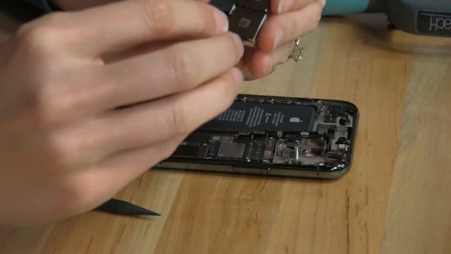 iPhone 11 Pro Teardown Live смотреть онлайн