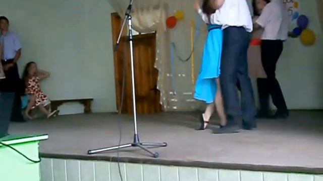 Красивый танец на выпускной ^_^ смотреть онлайн