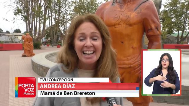 Mamá de Ben Brereton visita estatua de su hijo en Penco смотреть онлайн