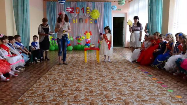 Выпускной утренник в детском саду №5, г. Слоним смотреть онлайн