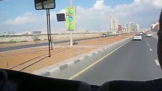 Едем по Рас-Эль-Хайме в Манар Молл 2 смотреть онлайн