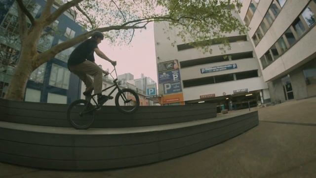 ? People's Store BMX BANGERS 2022 – COLLAGE by Marcus Brueckner смотреть онлайн