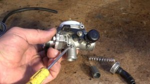 Ставим карбюратор PZ19 на бензопилу дружба.