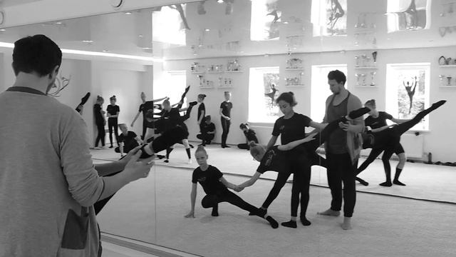 СТУДИЯ АННЫ СЕРОВОЙ смотреть онлайн