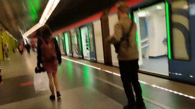 На прибывающий поезд сторону станции Котельники посадки нет!!! Станция Жулебино/// 22 Апреля 2023 смотреть онлайн