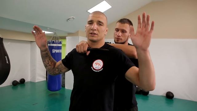 Как обороняться от преступника с ножом смотреть онлайн