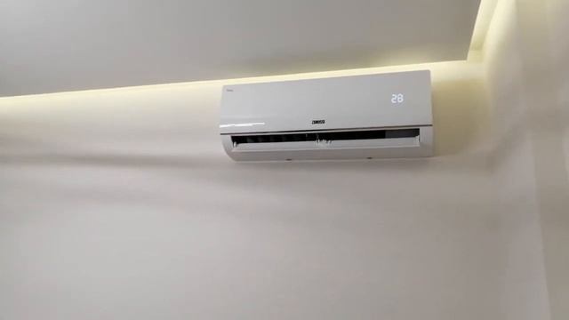 Установка 3-х кондиционеров ZANUSSI в 2-х комнатной квартире. Улкадка труб до ремонта. смотреть онлайн