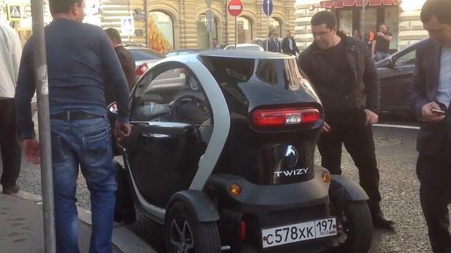 Рено.Renault Twizy. смотреть онлайн