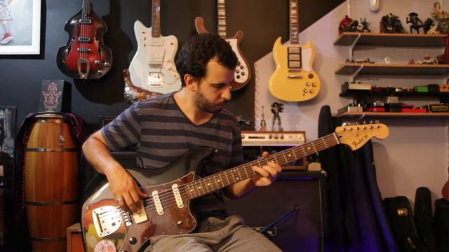 Baixo Fender VI - LOOP 01 смотреть онлайн