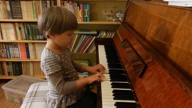 Марианна Лемешкина, 3 года 8 месяцев. Первые сочинения. смотреть онлайн