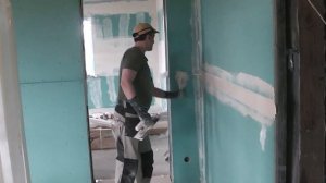 Шпаклюем стыки гипсокартона