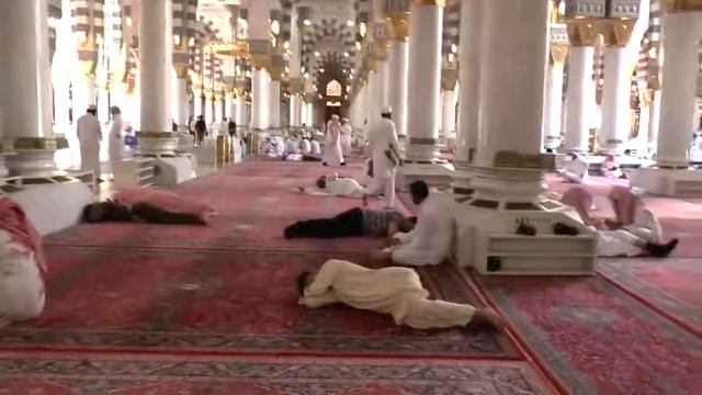 Мечеть Пророка ﷺ в Медине смотреть онлайн