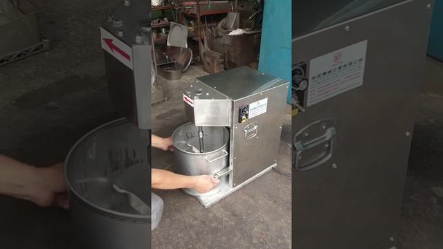 坤政機械企業有限公司，小型打漿機適合餐飲家庭，一次5到10斤 смотреть онлайн