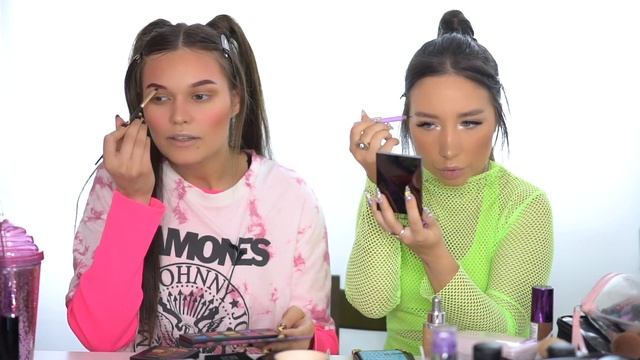 ПОВТОРЯЕМ FACECHART МАКИЯЖ с SONYA MIRO смотреть онлайн