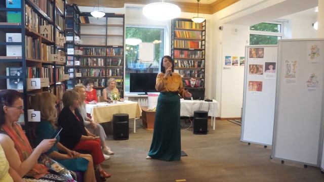 Юлия Беляева исполняет песню "Спасибо, жизнь". смотреть онлайн