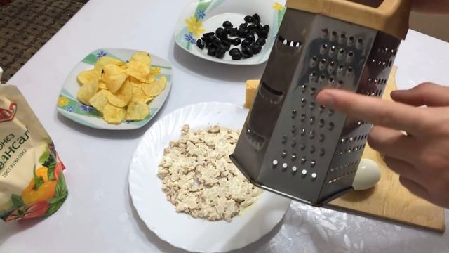 Салат подсолнух с чипсами. Необычный рецепт от Ивана! смотреть онлайн