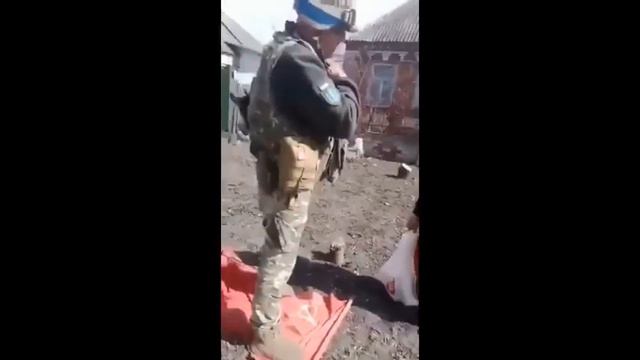 Бабушка с флагом смотреть онлайн