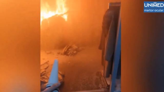 Пожар в ТЦ смотреть онлайн