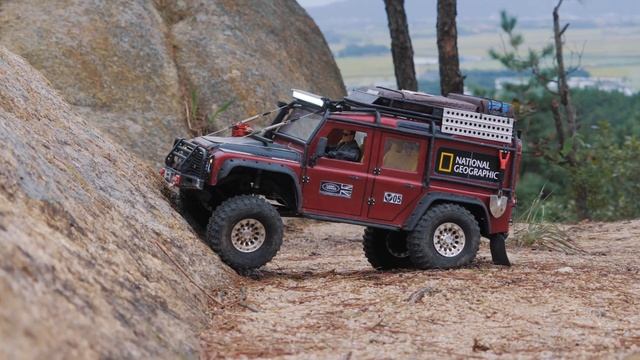 TRX4 LC70 Vs TRX4 DEFENDER D110 ROCK CLIMBING
