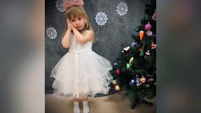 Новогодний утренник группа "Лучики", вторая младшая группа. смотреть онлайн