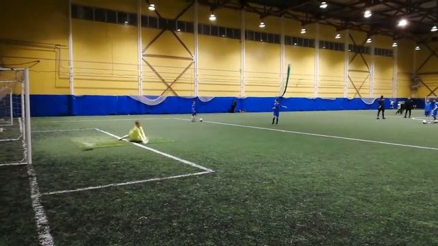 Тренировка вратаря перед игрой || goalkeeper warm-up смотреть онлайн