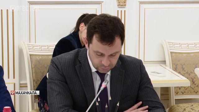 Глава Дагестана провел совещание по вопросам энергетики и ЖКХ смотреть онлайн