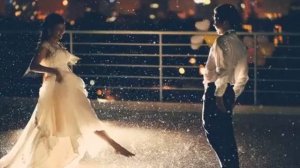 ТАНЕЦ ПОД ДОЖДЁМ.