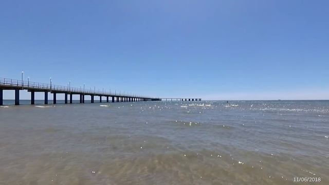 Полупустые белые пляжи Анапы. Жара и теплое море смотреть онлайн