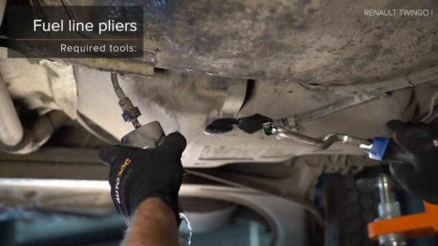 Cоmo cambiar filtro de combustible RENAULT TWINGO 1 (C06) [VÍDEO TUTORIAL DE AUTODOC] смотреть онлайн