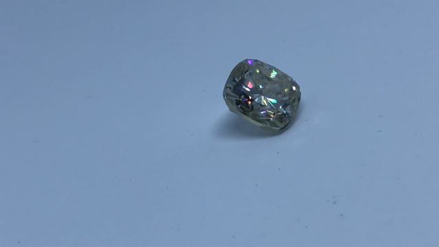 Cushion cut, 6.10carat , 11.5mm x 11.5 mm Genuine moissanite смотреть онлайн