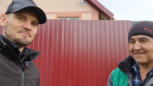 Забор из профлиста на свайном фундаменте с калиткой цвет вишневый Анапа смотреть онлайн
