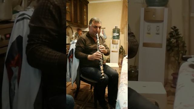 Vaxtang Varderesyan "Qaravan" Ay bomb u hzor katarum vor grum eq, henc sra masina......👍 смотреть онлайн