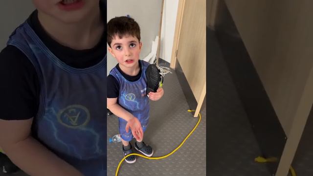 😅 Он не знает что у него есть мозги🧠🧠🧠 смотреть онлайн