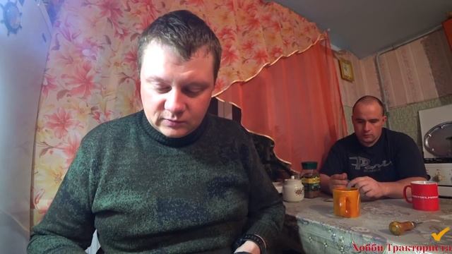 Тракторист-сапожник: прошиваем кроссовки у друга, вспоминаю как сапожничал... смотреть онлайн