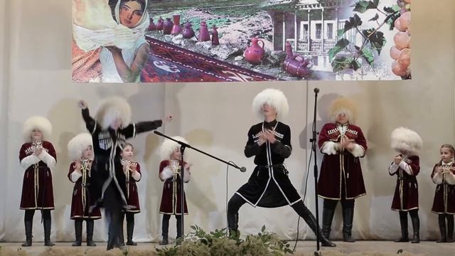 Саносян Мурат и Кишоян Виктория, г. Абинск, лезгинка 2017 Коллектив "Дети Кавказа" смотреть онлайн