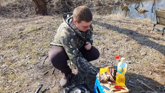 Вкусная рыбалка! Готовим лапшу с овощами за 15 минут! смотреть онлайн