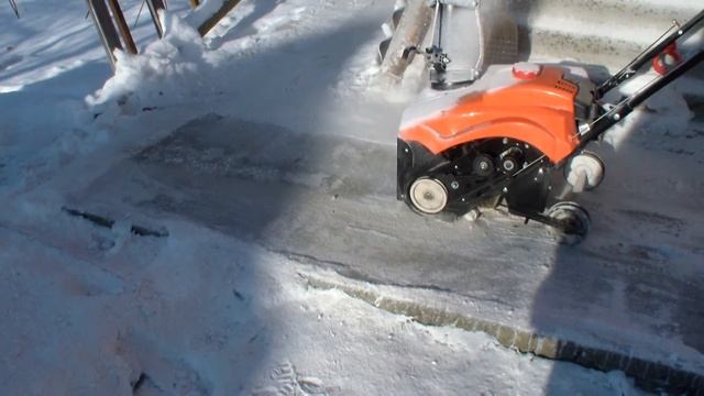 Удаление льда с тротуаров смотреть онлайн