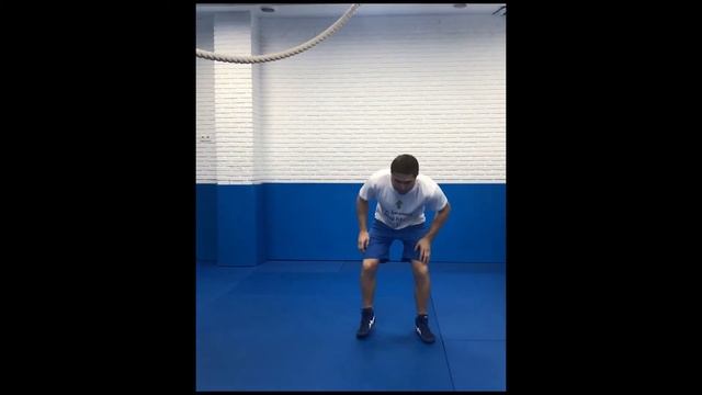 Кувырок вперед.