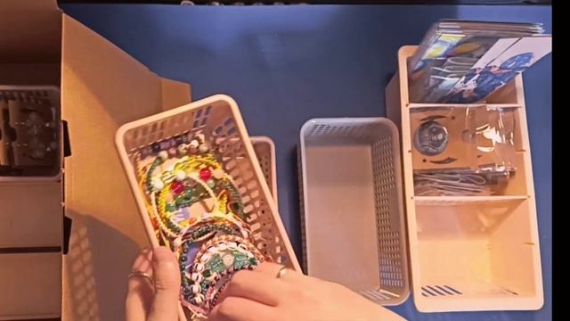 Собираю посылочку с украшениями и мерчом в полку ❤ смотреть онлайн