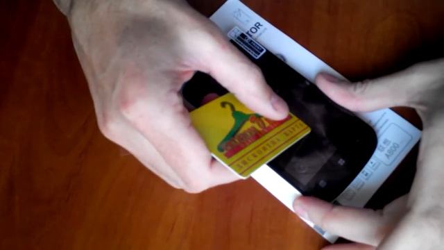 Как наклеить пленку на телефон смотреть онлайн