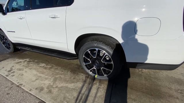 White 2021 Chevrolet Suburban RST Review - GSL GM City - Calgary смотреть онлайн