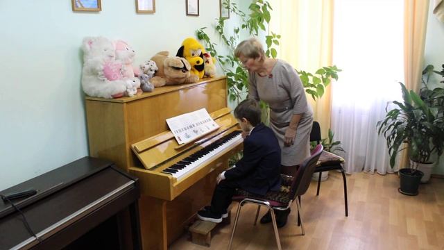 Открытый урок "Постановка пианистического аппарата на начальном курсе обучения" 1 часть смотреть онлайн