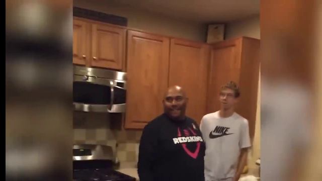 попробуй не засмеяться смотреть онлайн