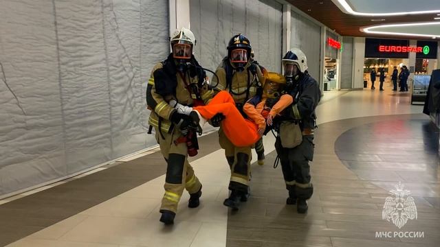 СЕМЬ СПАСЕННЫХ И ДЕСЯТКИ ЭВАКУИРОВАННЫХ В "ОКЕАНИСЕ" смотреть онлайн