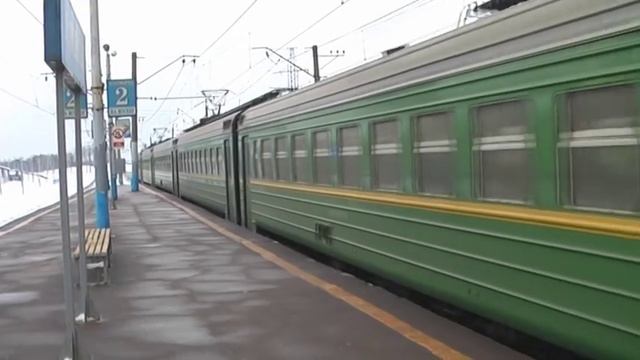 ЭР2Т-7184, ЭД4М-0377 аэроэкспресс, пл. Матвеевская смотреть онлайн
