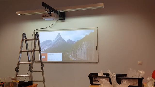 Вешаю проектор с ближним фокусом смотреть онлайн