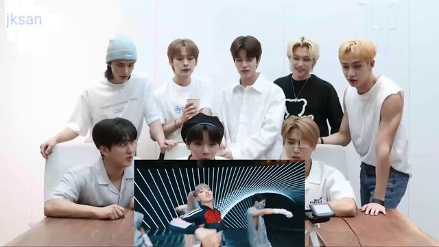 STRAY KIDS Reaction LISA - 'MONEY' EXCLUSIVE PERFORMANCE VIDEO смотреть онлайн