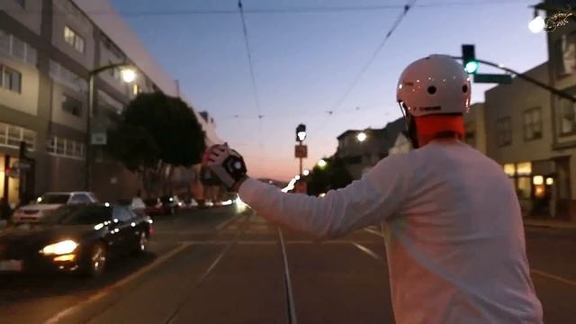 Перчатки для велосипедистов Zackees со светодиодными поворотниками смотреть онлайн