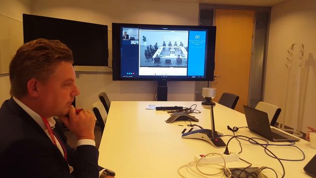 Customer Experience with CX5x00 with Surface Hub смотреть онлайн